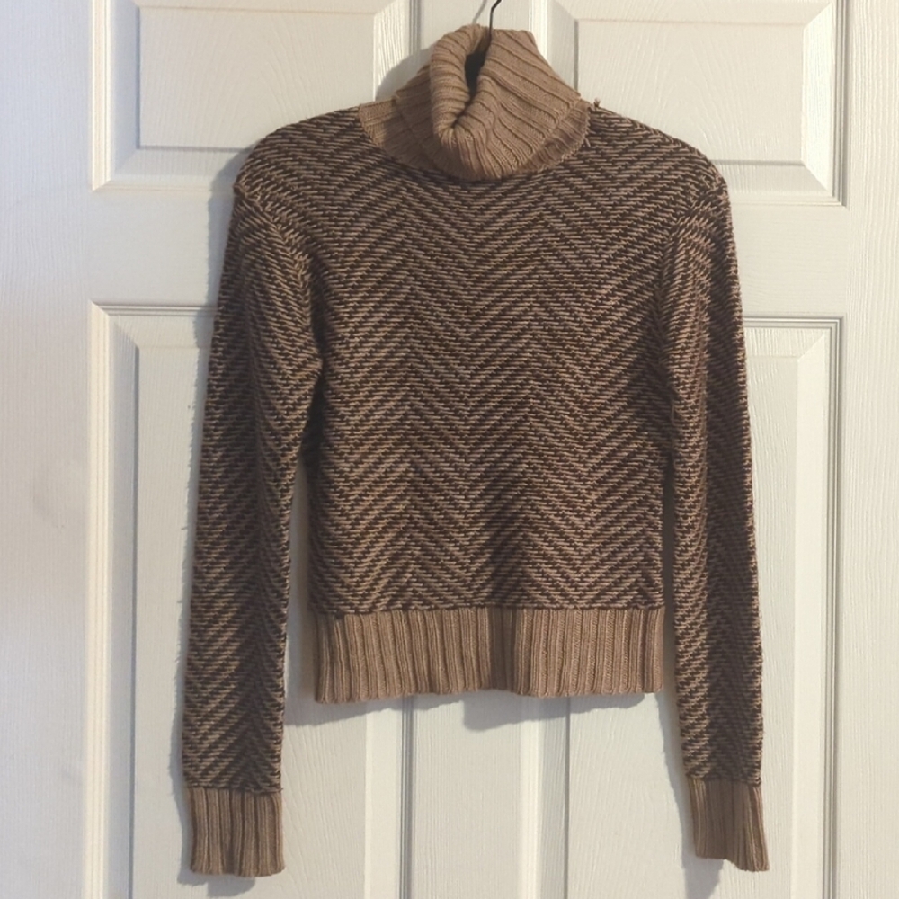 Women's Moda International Turtleneck Sweater in Brown Chevron